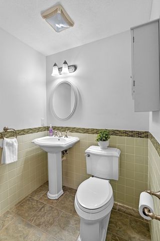 27 Littlefield Ct 27, Haverhill, MA 01832