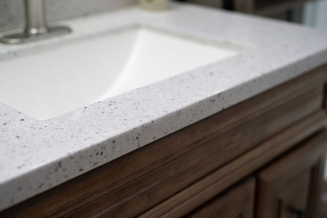 27 Littlefield Ct 27, Haverhill, MA 01832