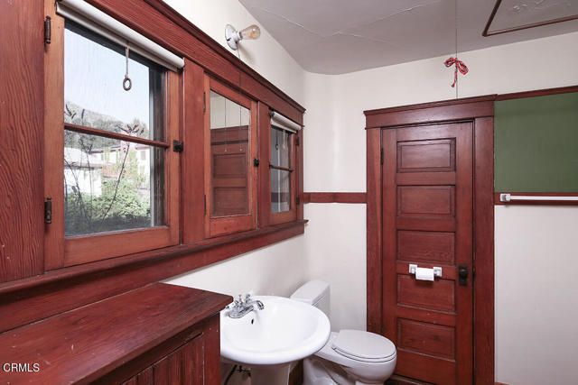 305 E Laurel Avenue, Sierra Madre, CA 91024