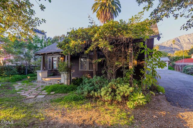 305 E Laurel Avenue, Sierra Madre, CA 91024