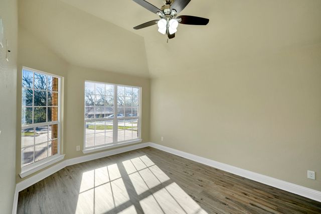 110 S Watson Street, Alvarado, TX 76009