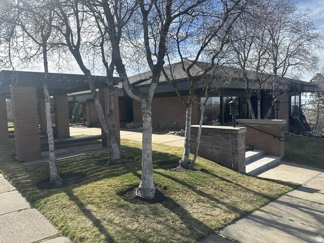 2037 S MAPLEVIEW DR, Bountiful, UT 84010