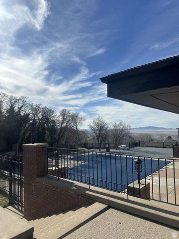 2037 S MAPLEVIEW DR, Bountiful, UT 84010