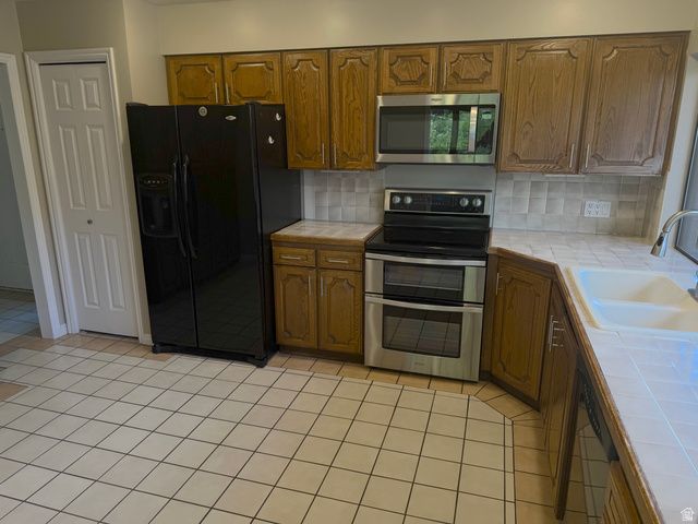 2037 S MAPLEVIEW DR, Bountiful, UT 84010