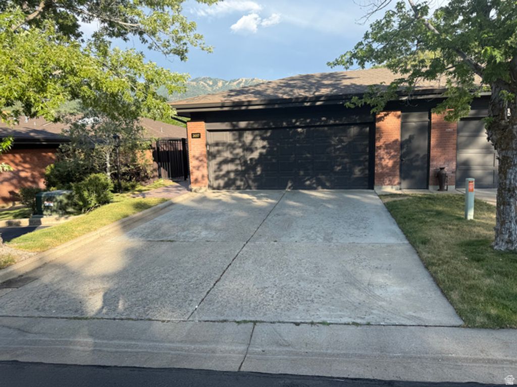 2037 S MAPLEVIEW DR, Bountiful, UT 84010
