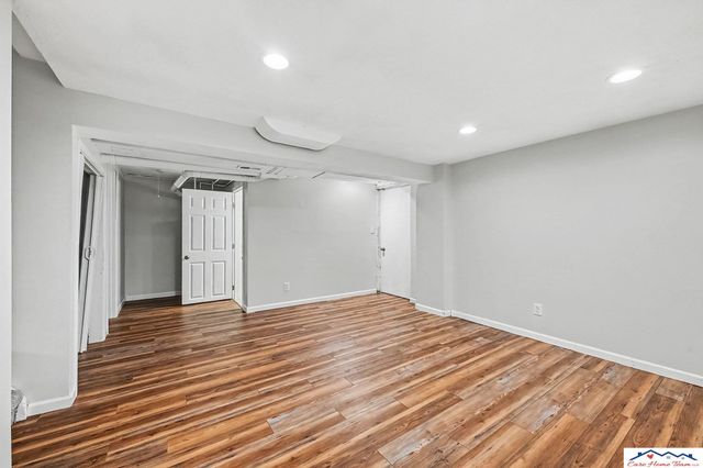 203 E 7th Street, Papillion, NE 68046
