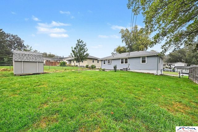 203 E 7th Street, Papillion, NE 68046
