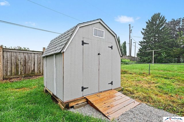 203 E 7th Street, Papillion, NE 68046