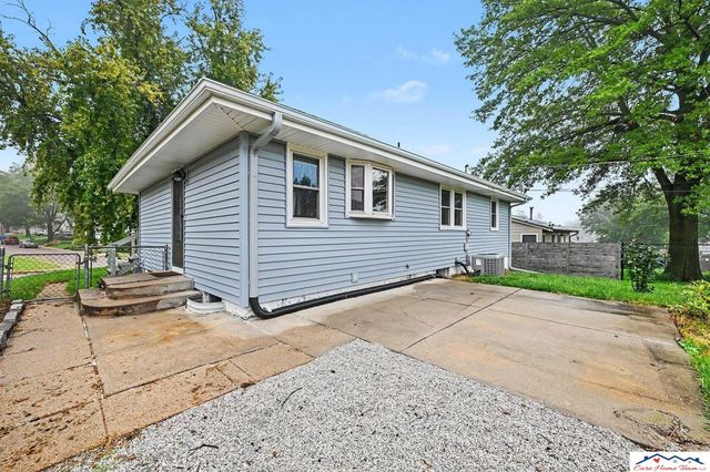 203 E 7th Street, Papillion, NE 68046