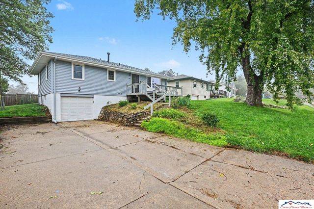 203 E 7th Street, Papillion, NE 68046