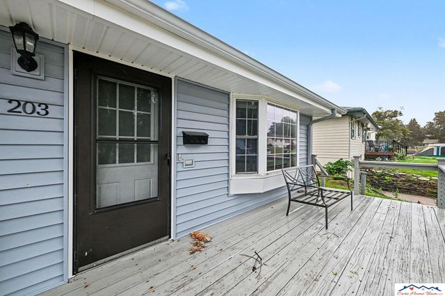 203 E 7th Street, Papillion, NE 68046