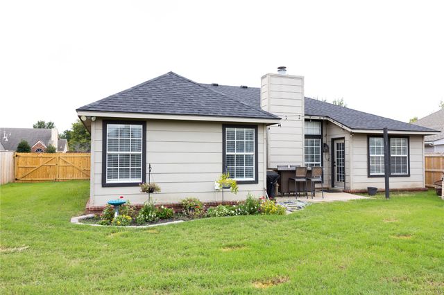 19709 E 39th Street S, Broken Arrow, OK 74014