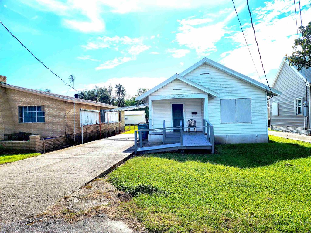 145 Lefort Lane, Golden Meadow, LA 70357