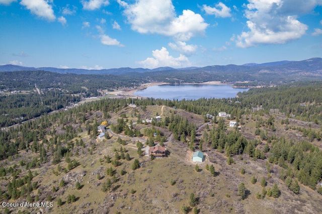10653 N Payment Peak RD, Hauser, ID 83854