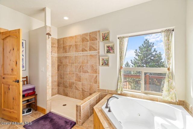 10653 N Payment Peak RD, Hauser, ID 83854