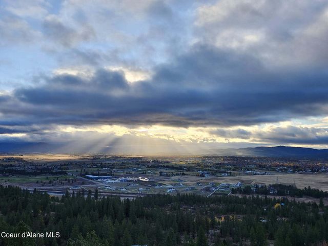 10653 N Payment Peak RD, Hauser, ID 83854