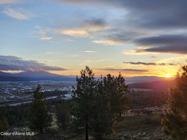 10653 N Payment Peak RD, Hauser, ID 83854