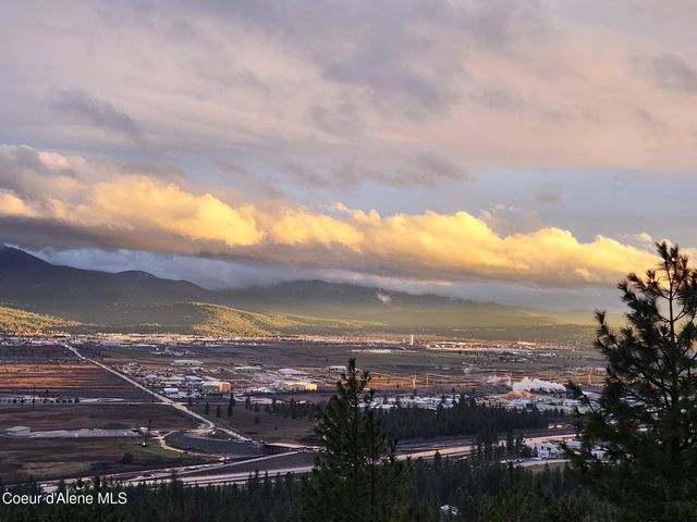 10653 N Payment Peak RD, Hauser, ID 83854