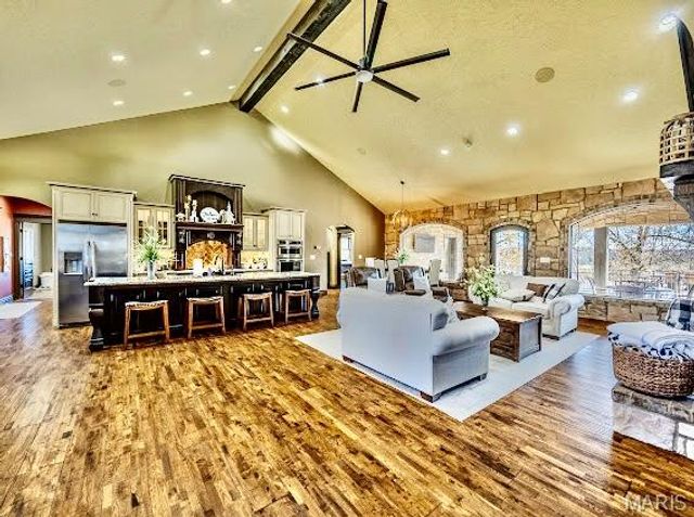 23900 Emerson Road, Lebanon, MO 65536