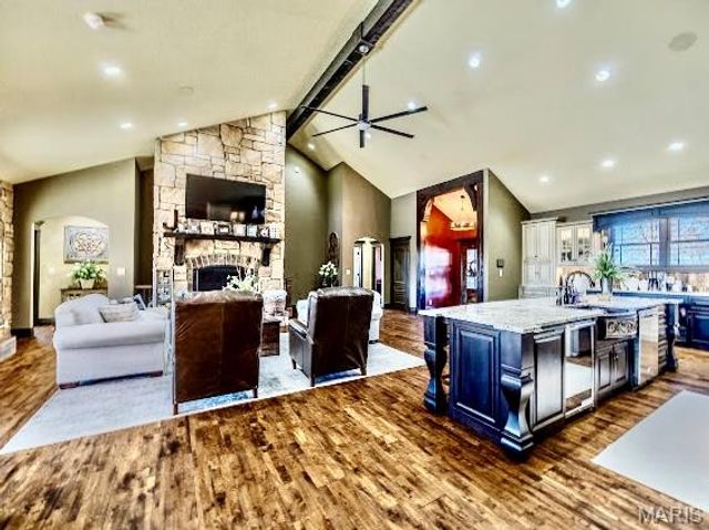 23900 Emerson Road, Lebanon, MO 65536