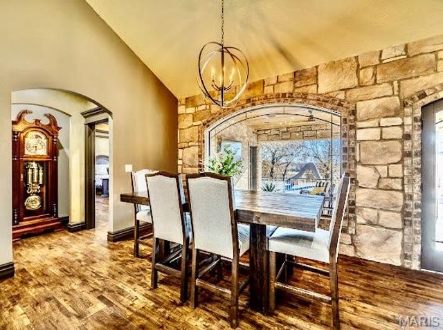 23900 Emerson Road, Lebanon, MO 65536