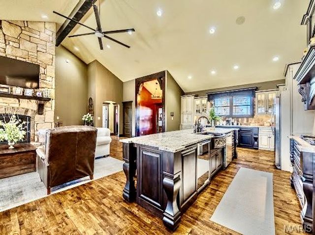 23900 Emerson Road, Lebanon, MO 65536