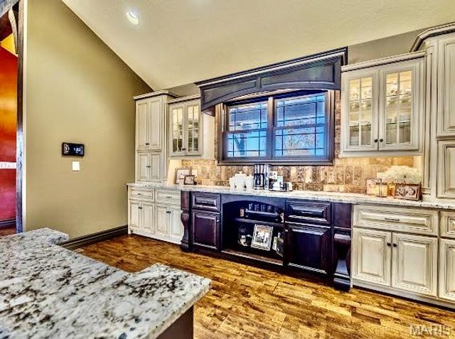 23900 Emerson Road, Lebanon, MO 65536