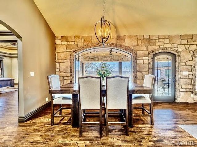 23900 Emerson Road, Lebanon, MO 65536