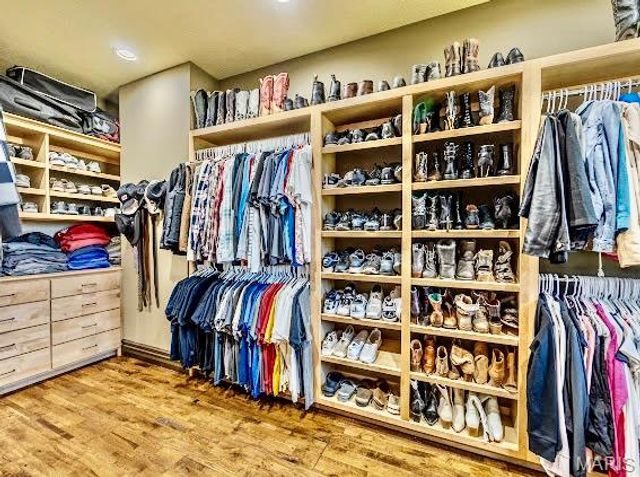 23900 Emerson Road, Lebanon, MO 65536