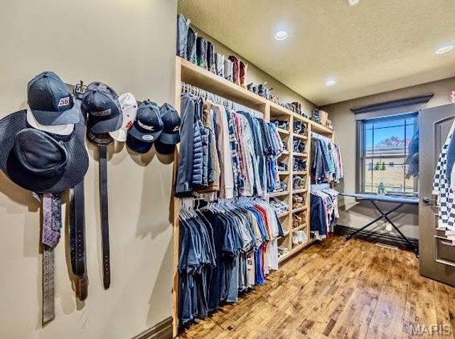 23900 Emerson Road, Lebanon, MO 65536