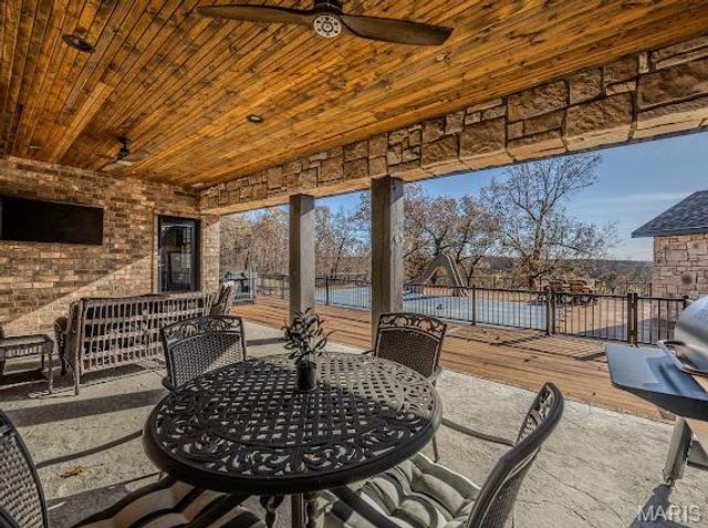 23900 Emerson Road, Lebanon, MO 65536