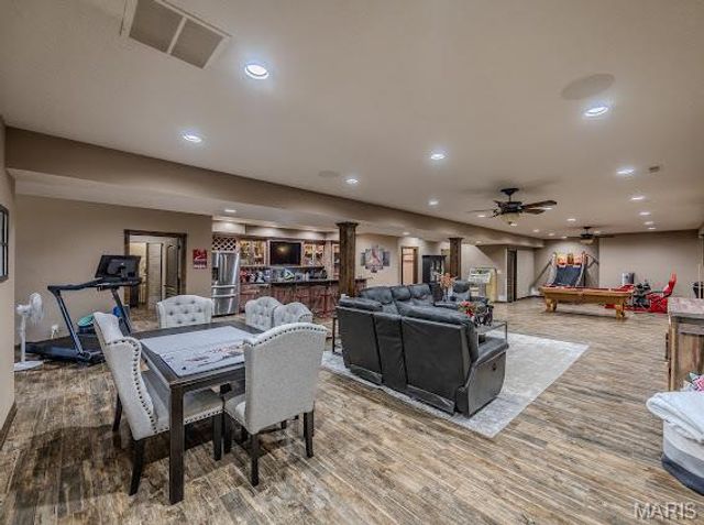 23900 Emerson Road, Lebanon, MO 65536