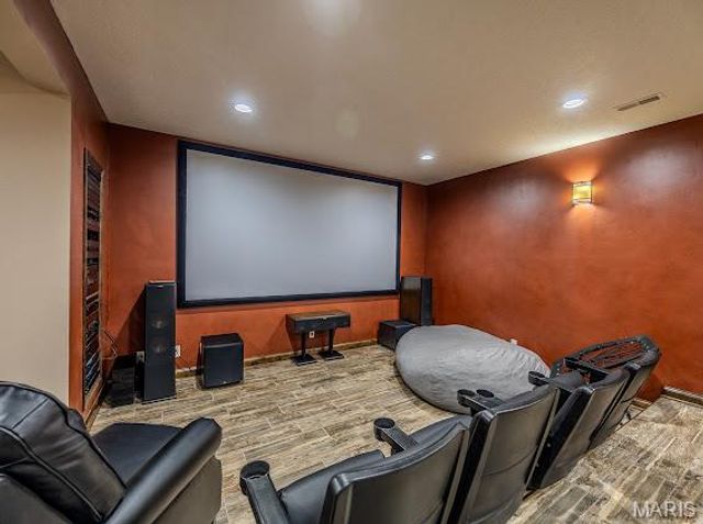 23900 Emerson Road, Lebanon, MO 65536