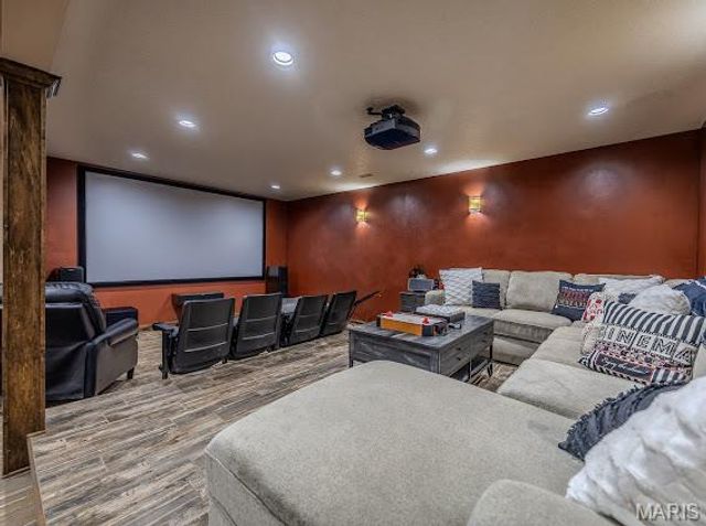 23900 Emerson Road, Lebanon, MO 65536