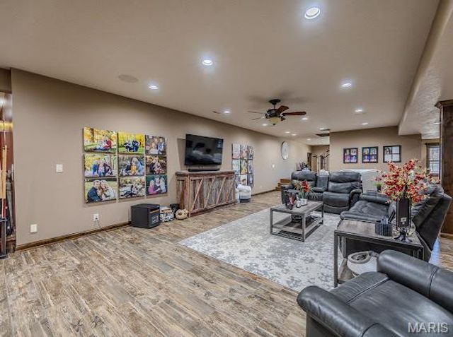 23900 Emerson Road, Lebanon, MO 65536