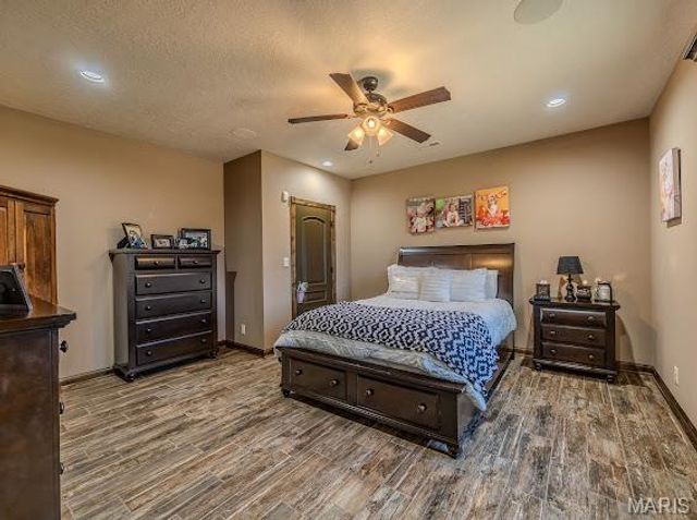 23900 Emerson Road, Lebanon, MO 65536