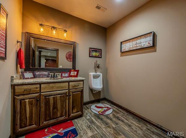 23900 Emerson Road, Lebanon, MO 65536