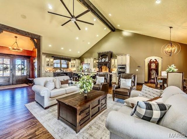 23900 Emerson Road, Lebanon, MO 65536