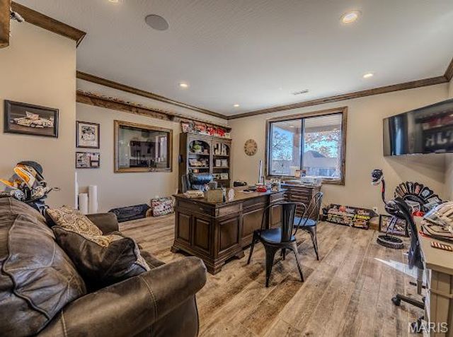 23900 Emerson Road, Lebanon, MO 65536