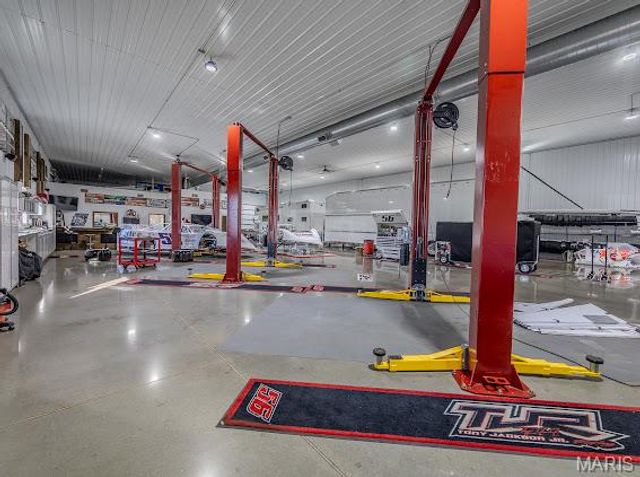 23900 Emerson Road, Lebanon, MO 65536