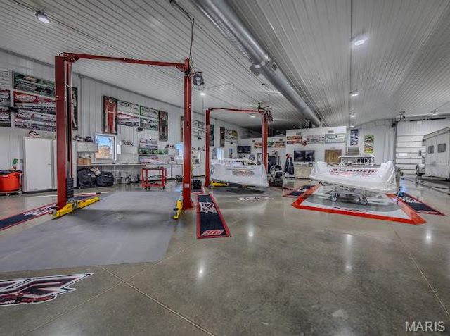 23900 Emerson Road, Lebanon, MO 65536