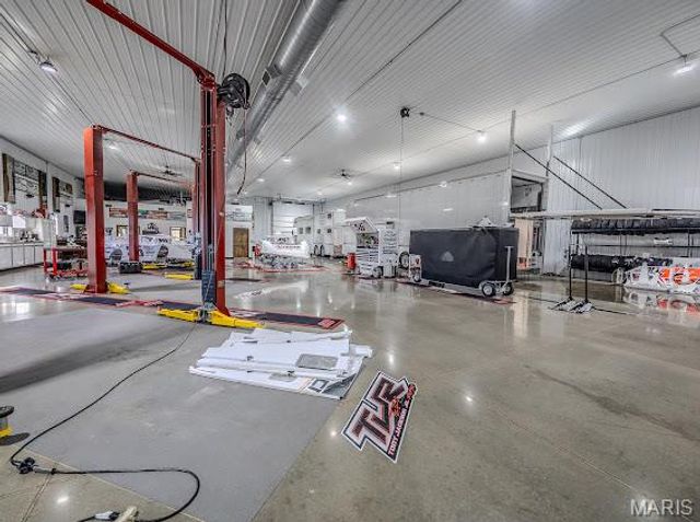 23900 Emerson Road, Lebanon, MO 65536