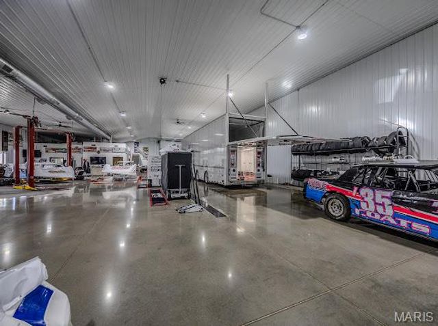 23900 Emerson Road, Lebanon, MO 65536