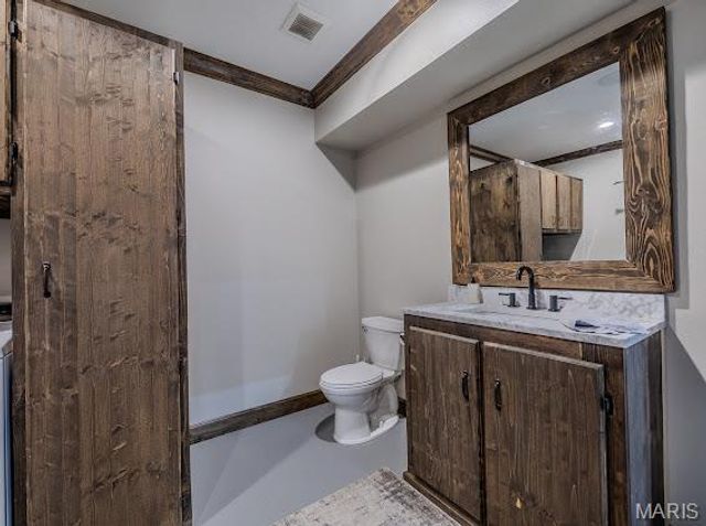 23900 Emerson Road, Lebanon, MO 65536