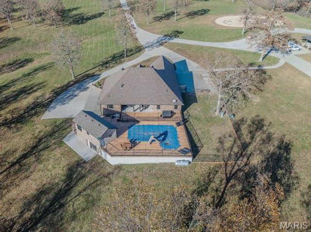 23900 Emerson Road, Lebanon, MO 65536