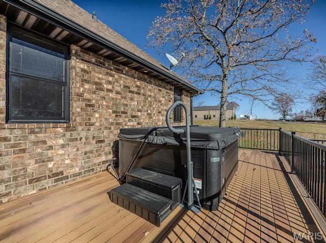 23900 Emerson Road, Lebanon, MO 65536