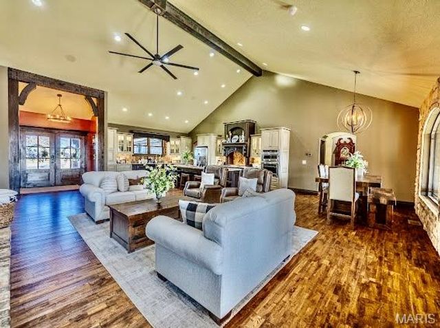 23900 Emerson Road, Lebanon, MO 65536