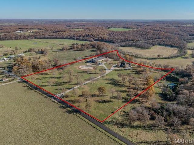 23900 Emerson Road, Lebanon, MO 65536