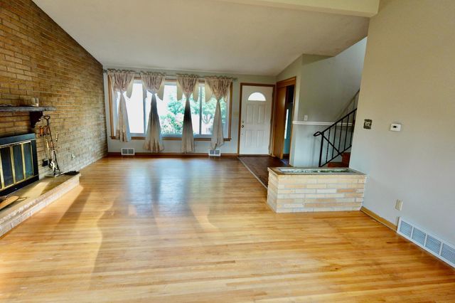 2701 Gerald Avenue, North Saint Paul, MN 55109