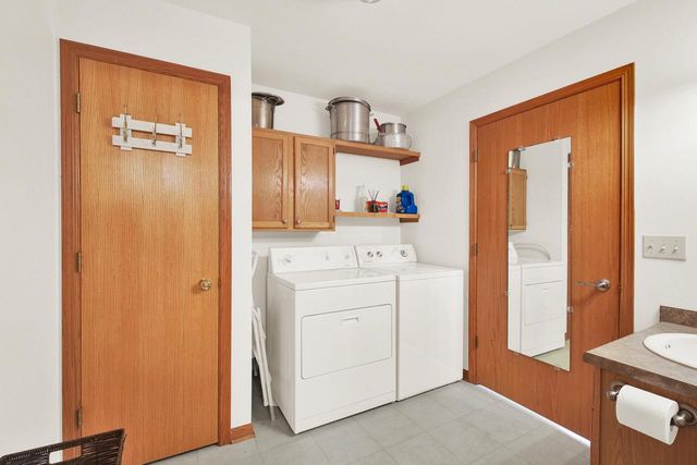 W204S8194 Pasadena DRIVE, Muskego, WI 53150